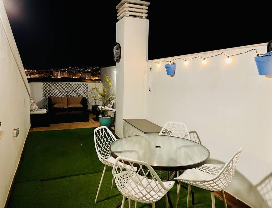 Magnifique Duplex Avec Terrasse Proche De La Plage マラガ エクステリア 写真